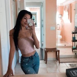 Meet your Posher, Adrienne